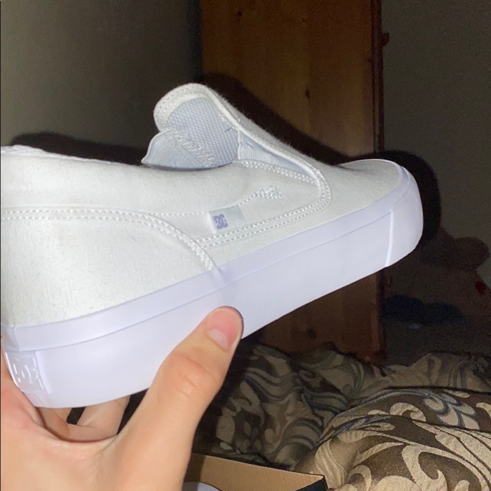 I’m selling a pair of DC trase Slip-On TX
